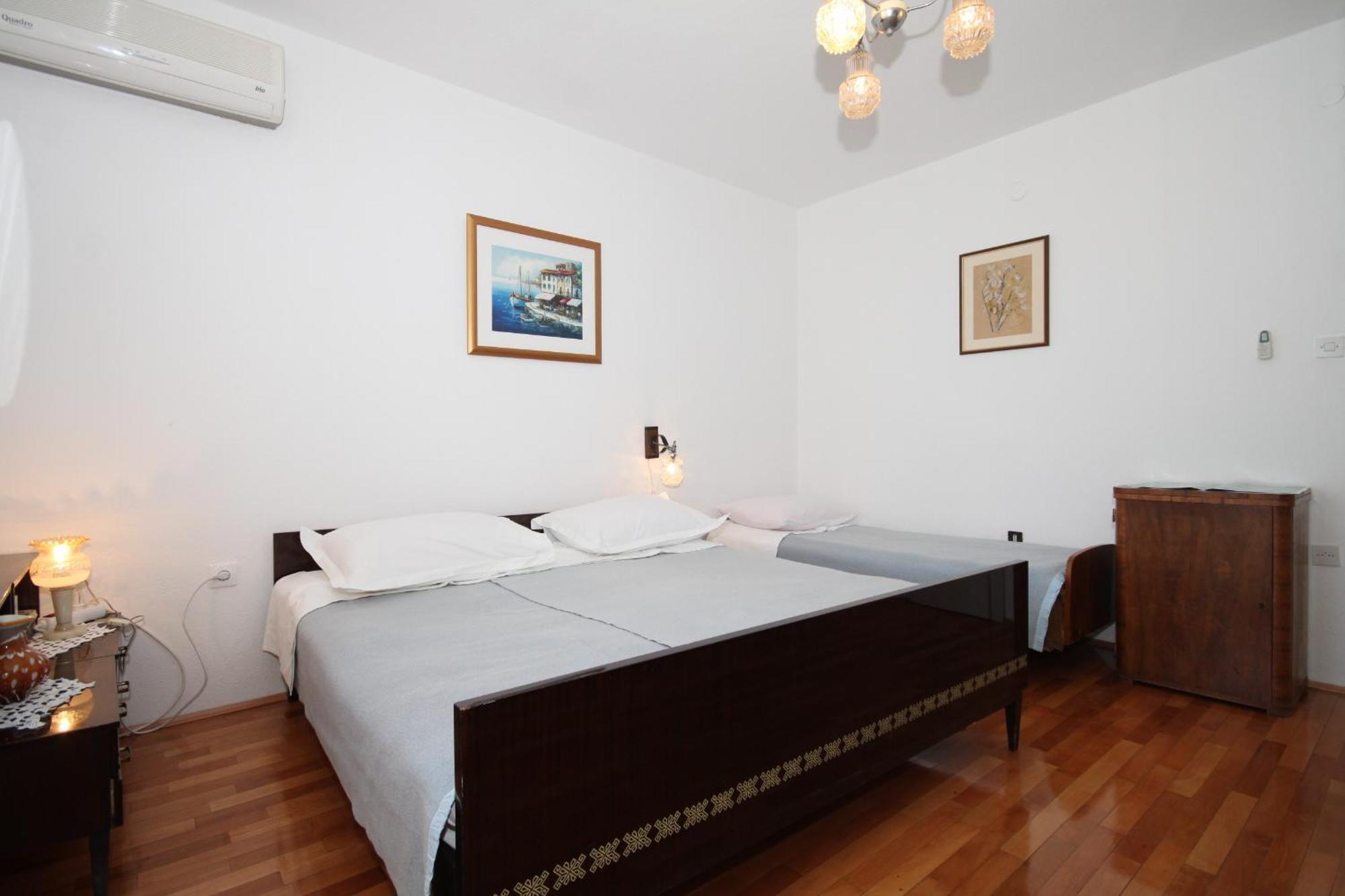 Apartments And Rooms With Parking Space Tucepi, Makarska - 6901 Quarto foto