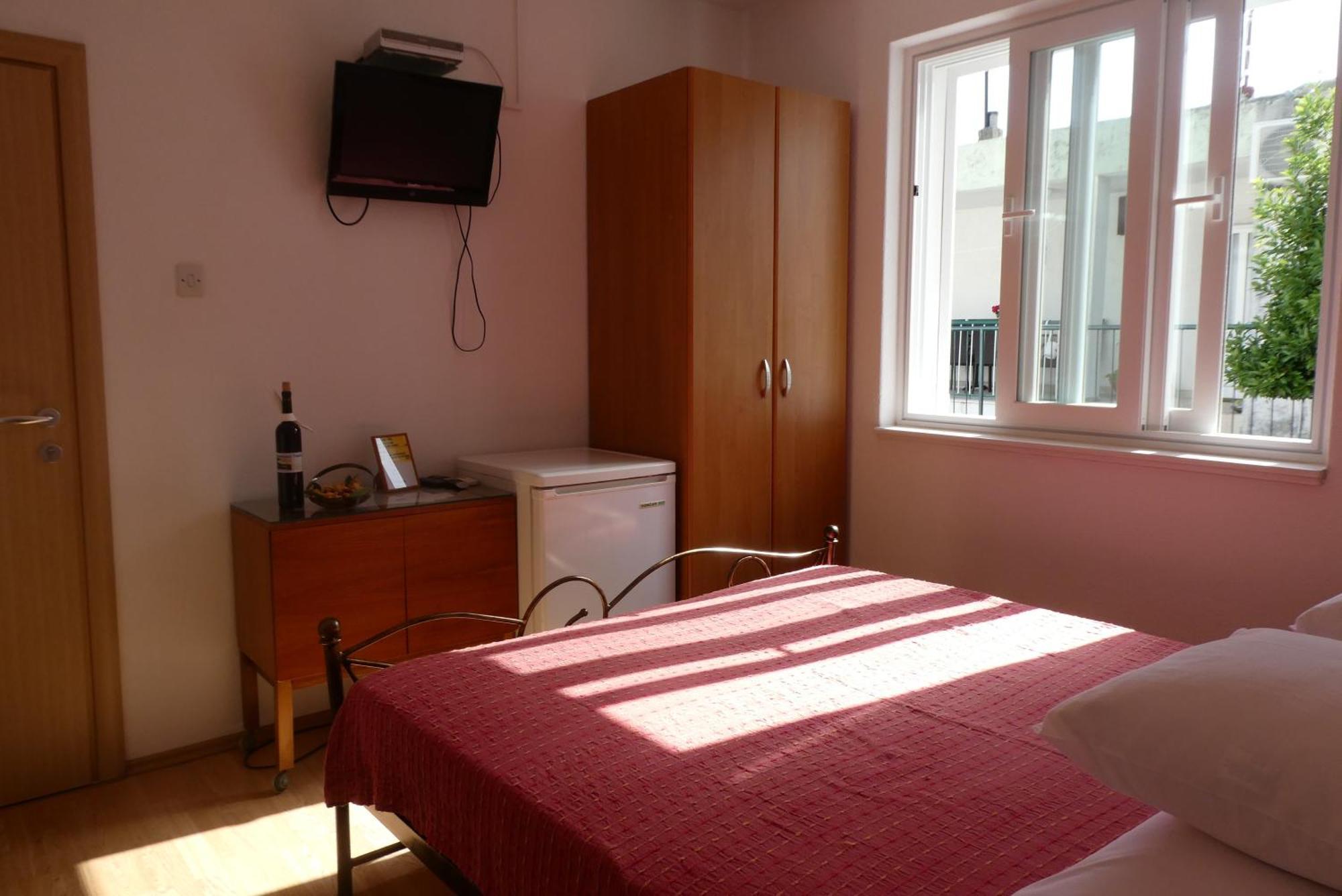 Apartments And Rooms With Parking Space Tucepi, Makarska - 6901 Quarto foto